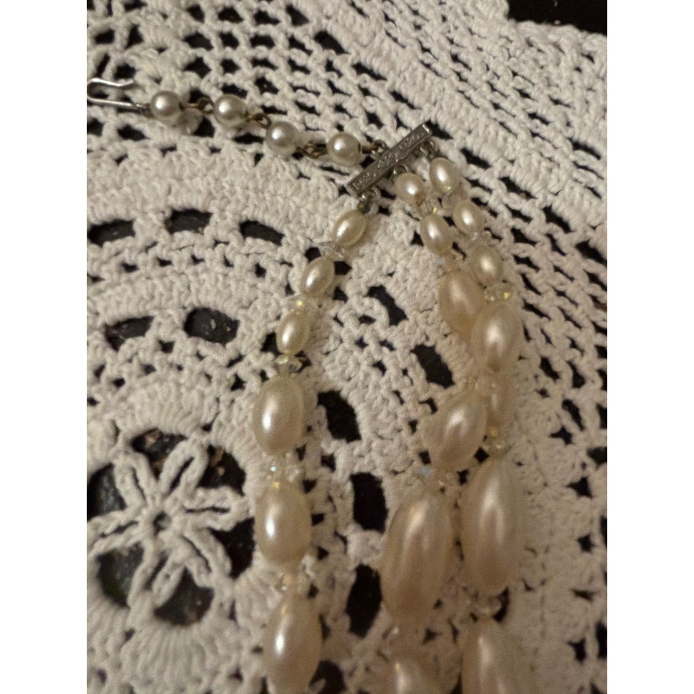 Triple Strand Faux Pearl Rice Bead Necklace AB Crystal Iridescent Cream vintage - Picture 13 of 16